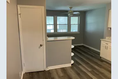 10929 S Eberhart Avenue, Chicago, IL 60628 - Photo 6