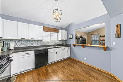 695 Serendipity Drive, Aurora, IL 60504 - Photo 2