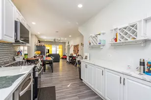 705 Massena Ave, Waukegan, IL 60085 - Photo 10