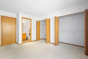 2877 Stonewater Dr, Naperville, IL 60564 - Photo 10