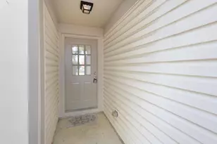 2877 Stonewater Dr, Naperville, IL 60564 - Photo 16