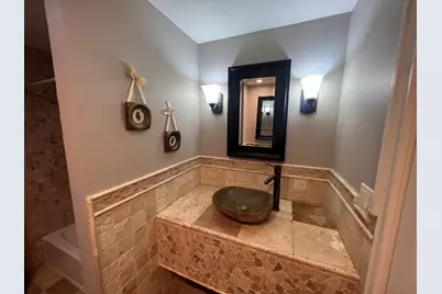 9240 S 87th Court, Hickory Hills, IL 60457 - Photo 8