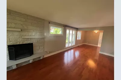 9240 S 87th Court, Hickory Hills, IL 60457 - Photo 6