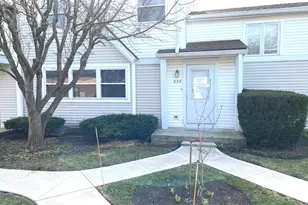 654 Inverrary Ln, Deerfield, IL 60015 - Photo 1