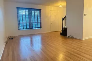 2080 Sutherland Pl, Hoffman Estates, IL 60169 - Photo 4