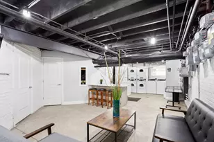 1057 W Glenlake Ave, Chicago, IL 60660 - Photo 10