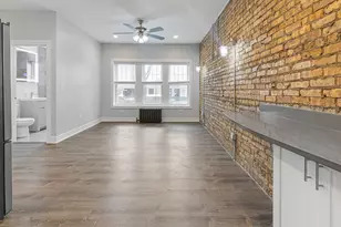 6037 N Winthrop Ave, Chicago, IL 60660 - Photo 2