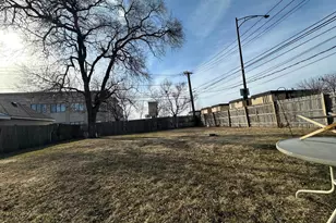 7900 S Kilpatrick St, Chicago, IL 60652 - Photo 24