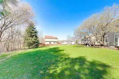 985 Oak Ridge Boulevard, Elgin, IL 60120 - Photo 26