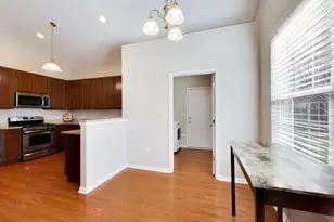 985 Oak Ridge Blvd, Elgin, IL 60120 - Photo 8