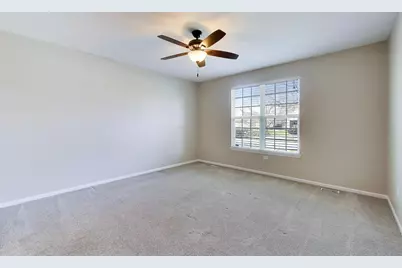 985 Oak Ridge Boulevard, Elgin, IL 60120 - Photo 10