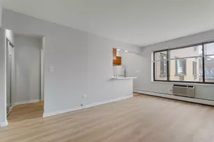 6758 N Sheridan Ave, Chicago, IL 60626 - Photo 2