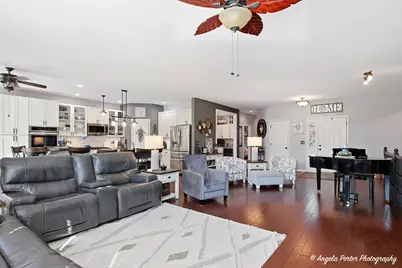 2165 Walnut Glen Boulevard, Island Lake, IL 60042 - Photo 6