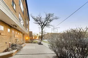 7404 N Sheridan Rd, Chicago, IL 60626 - Photo 6