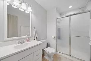 524 Monroe Rd, Bolingbrook, IL 60440 - Photo 10