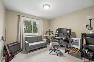 524 Monroe Rd, Bolingbrook, IL 60440 - Photo 12