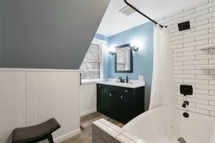 9215 S 83rd Ave, Hickory Hills, IL 60457 - Photo 12