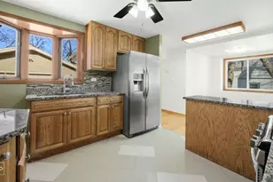 105 E Red Oak Ave, Bensenville, IL 60106 - Photo 6