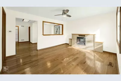 105 E Red Oak Avenue, Bensenville, IL 60106 - Photo 2