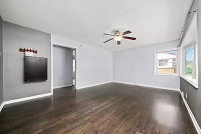 706 N Main Street, Mount Prospect, IL 60056 - Photo 4