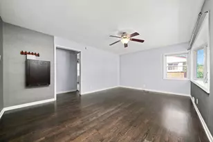 706 N Main St, Mount Prospect, IL 60056 - Photo 4