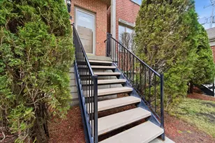 424 E Oakwood Blvd, Chicago, IL 60653 - Photo 4