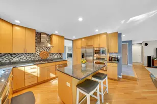 417 Lake Shore Blvd, Wauconda, IL 60084 - Photo 6