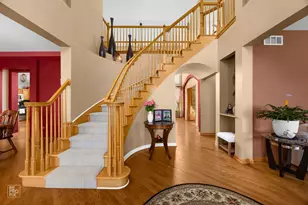 8 Fairfax Ct, Bolingbrook, IL 60490 - Photo 2