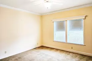 1521 Meadow View Ln, Grayslake, IL 60030 - Photo 10
