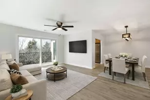 7000 Sussex Ct, Woodridge, IL 60517 - Photo 4