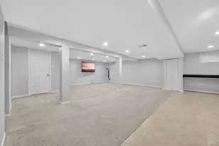 610 W Jefferson Ave, Naperville, IL 60540 - Photo 24