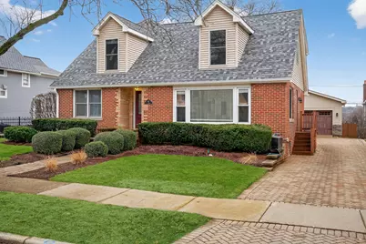 610 W Jefferson Avenue, Naperville, IL 60540 - Photo 2