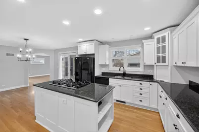 610 W Jefferson Avenue, Naperville, IL 60540 - Photo 16