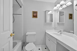 610 W Jefferson Ave, Naperville, IL 60540 - Photo 34