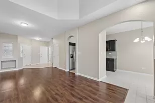 3039 Autumn Lake Dr, Aurora, IL 60504 - Photo 4