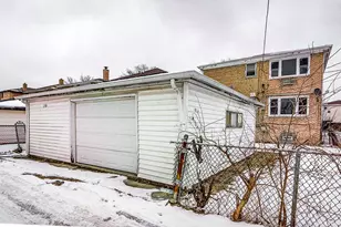 310 Yates Ave, Calumet City, IL 60409 - Photo 8