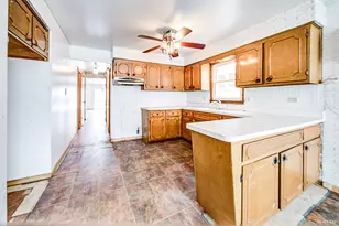 310 Yates Ave, Calumet City, IL 60409 - Photo 16