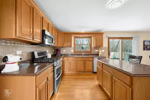 560 E Armitage Ave, Addison, IL 60101 - Photo 6