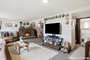 908 French Dr, Mundelein, IL 60060 - Photo 16