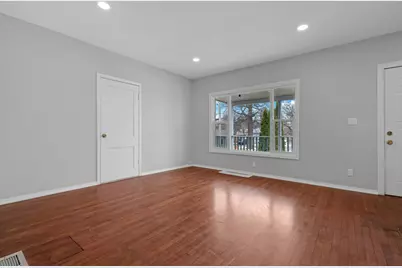 643 Wing Street, Elgin, IL 60123 - Photo 4