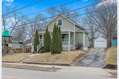 643 Wing Street, Elgin, IL 60123 - Photo 2