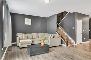 214 Lionel Dr, Grayslake, IL 60030 - Photo 6