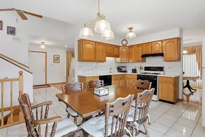 8640 Narragansett Avenue, Burbank, IL 60459 - Photo 8