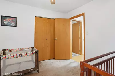 8640 Narragansett Avenue, Burbank, IL 60459 - Photo 16