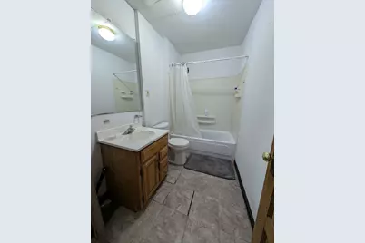 226 W Locust Street, Dekalb, IL 60115 - Photo 22