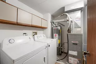 2220 Wharf Dr, Woodridge, IL 60517 - Photo 14