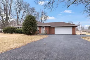 7551 Terrier Ln, Rockford, IL 61108 - Photo 2