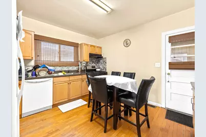 2610 Glos Avenue, Bellwood, IL 60104 - Photo 6