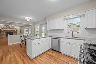 1002 Shimer Ct, Naperville, IL 60565 - Photo 10