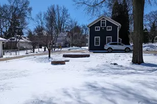 837 W Stephenson St, Freeport, IL 61032 - Photo 16